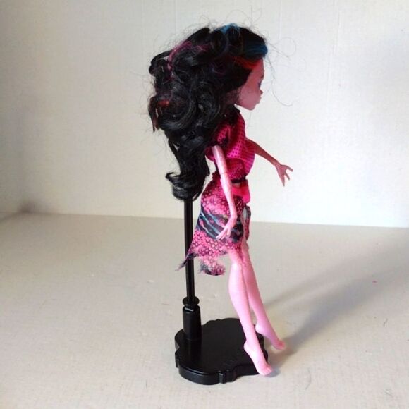 Monster High Freaky Fusion Dracubecca Pink‎ Fashion Doll - Picture 4 of 6